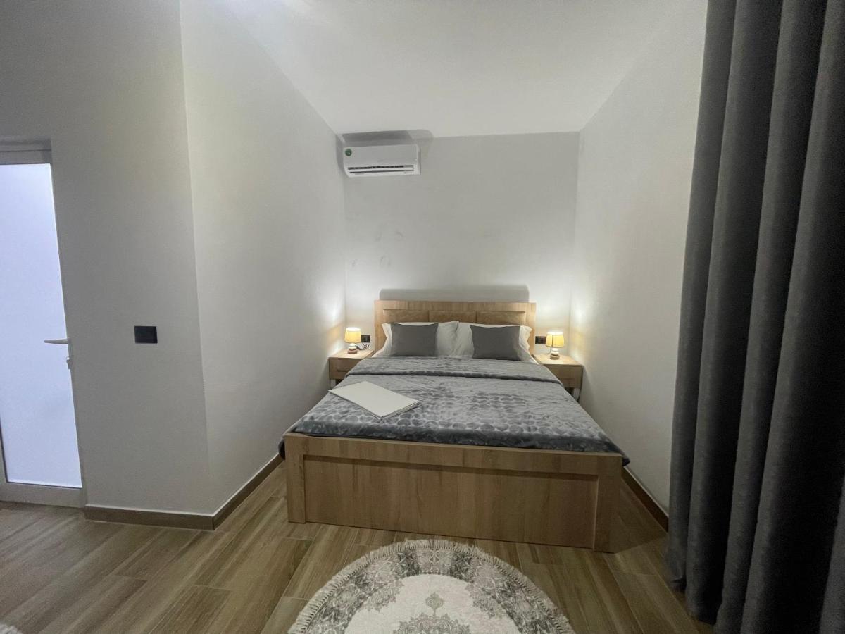 Four Generation Hotel Široka 외부 사진