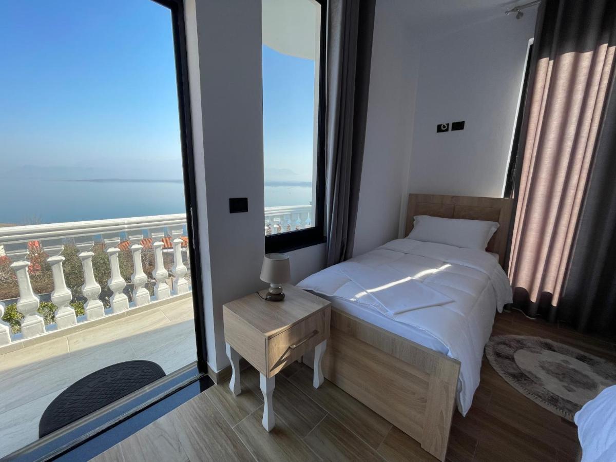 Four Generation Hotel Široka 외부 사진