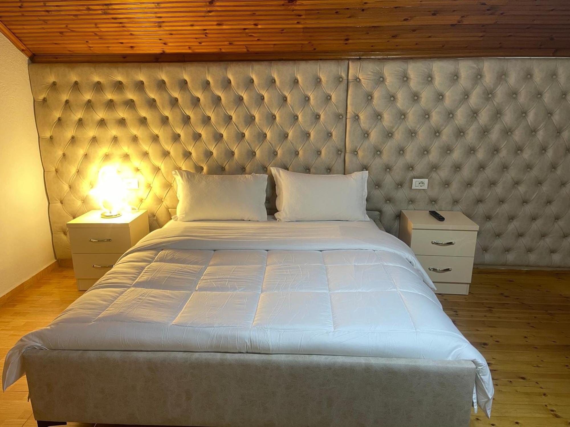 Four Generation Hotel Široka 외부 사진
