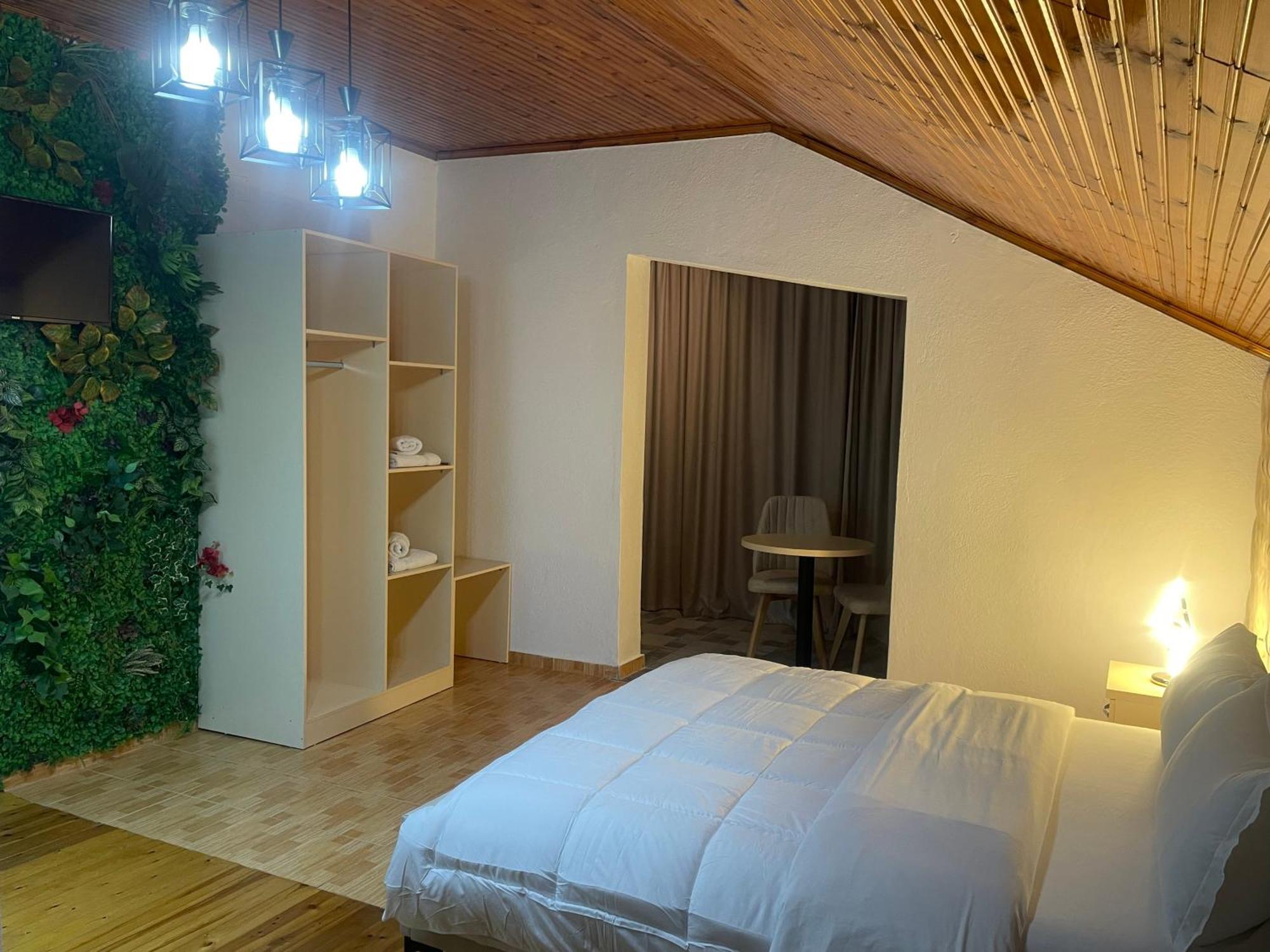 Four Generation Hotel Široka 외부 사진
