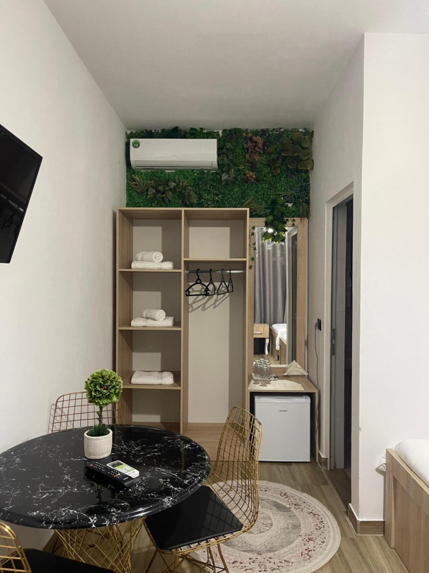 Four Generation Hotel Široka 외부 사진