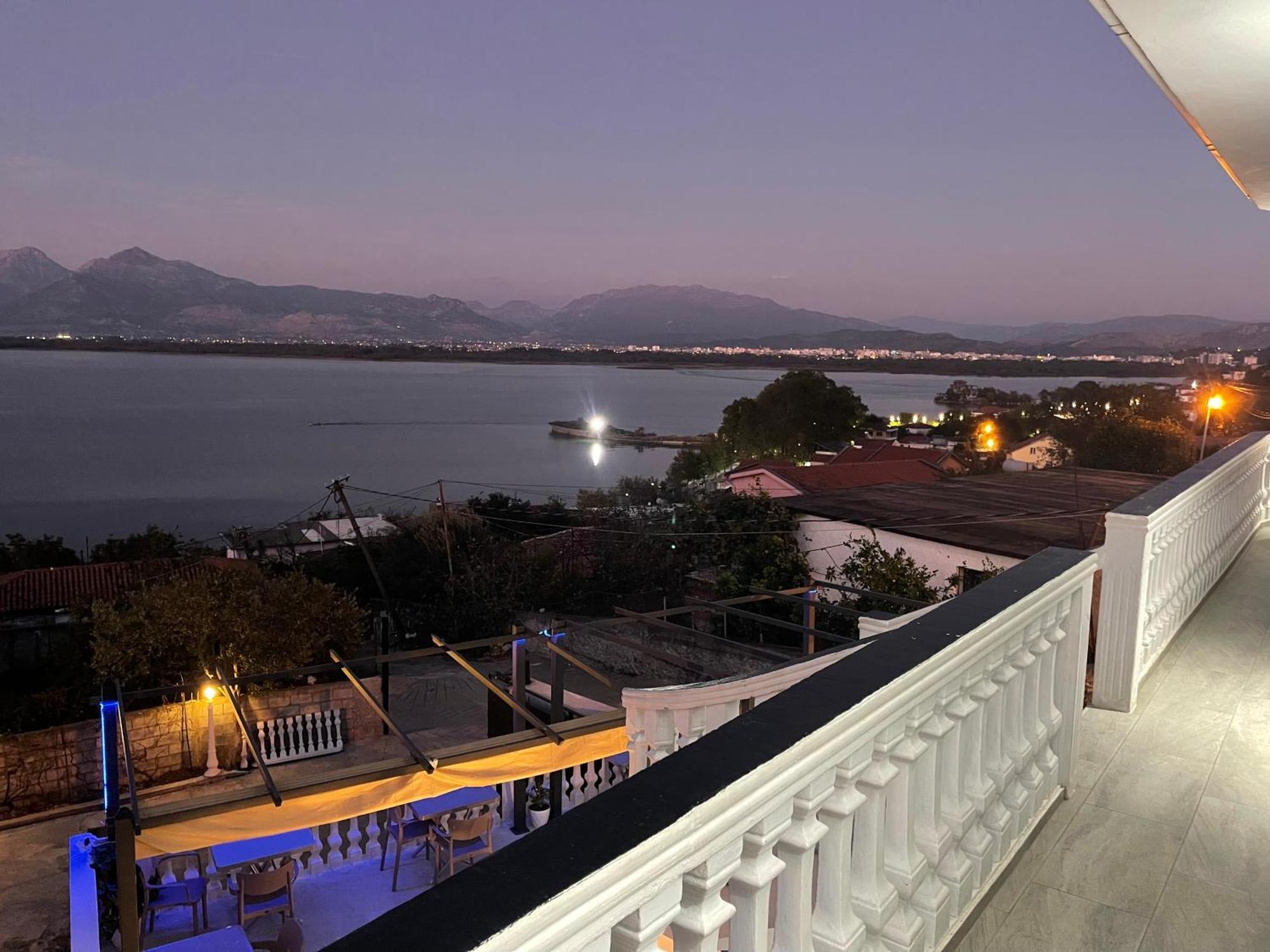 Four Generation Hotel Široka 외부 사진